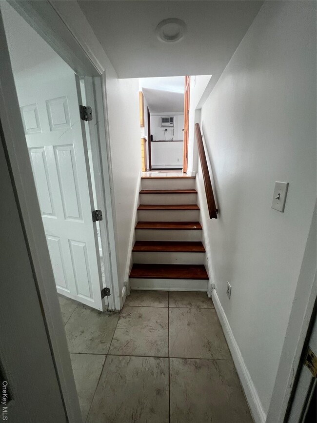 Building Photo - 210 Bay Shore Rd