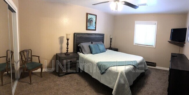 Building Photo - 2589 N Oakmont Dr