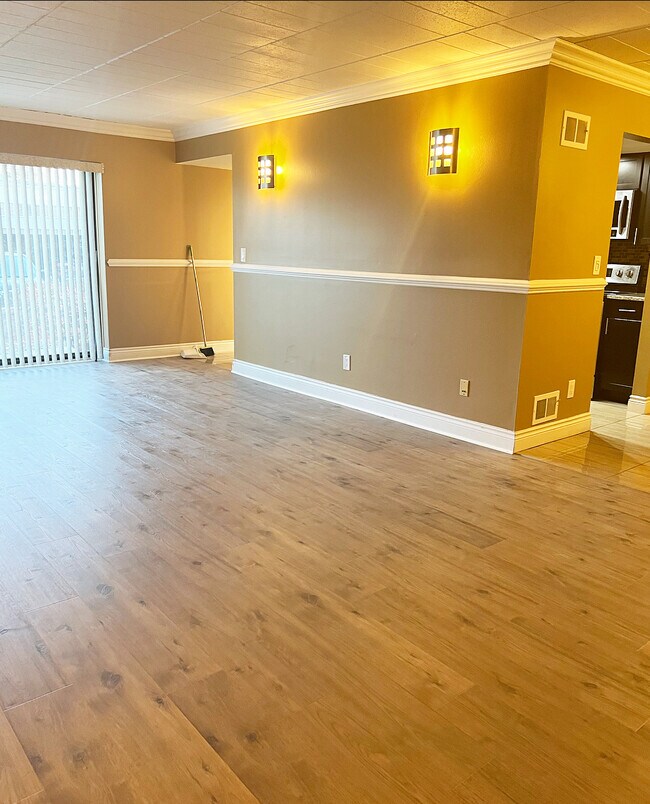 Building Photo - 18228 University Park Dr