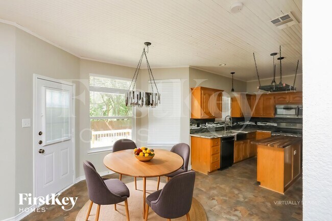 Building Photo - 2137 San Simeon Dr