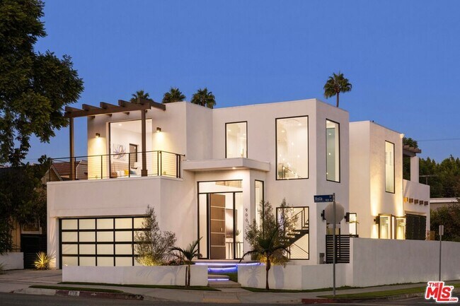 Building Photo - 900 N Vista St