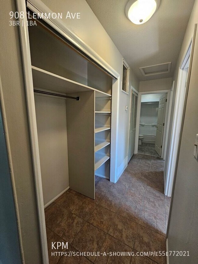 Building Photo - 908 Lemmon Ave