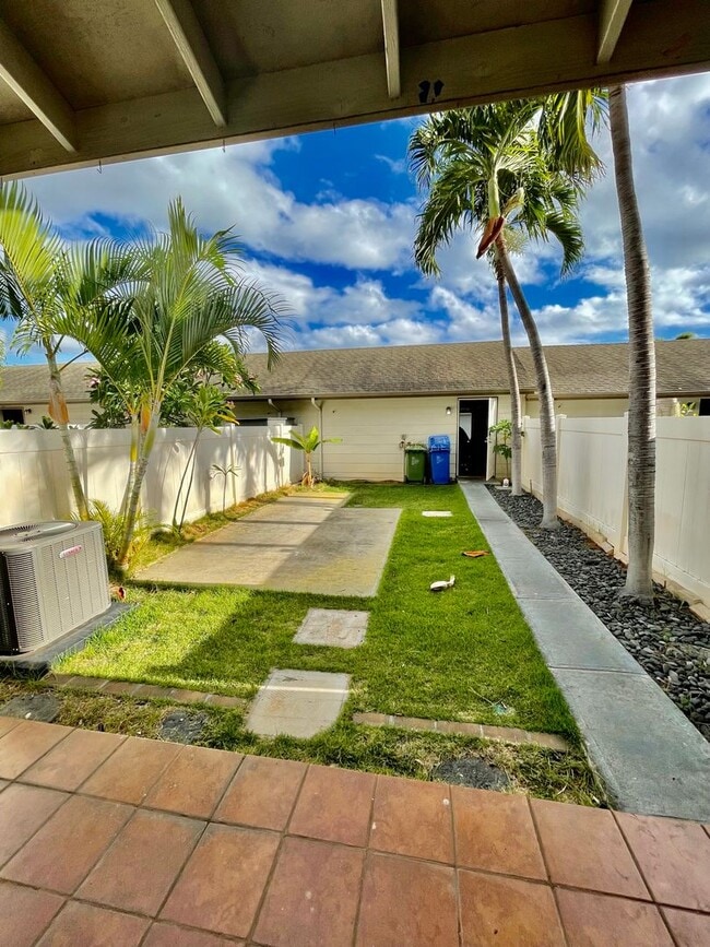 Building Photo - Ocen Pointe Potenial 3 Bedroom Home for Re...
