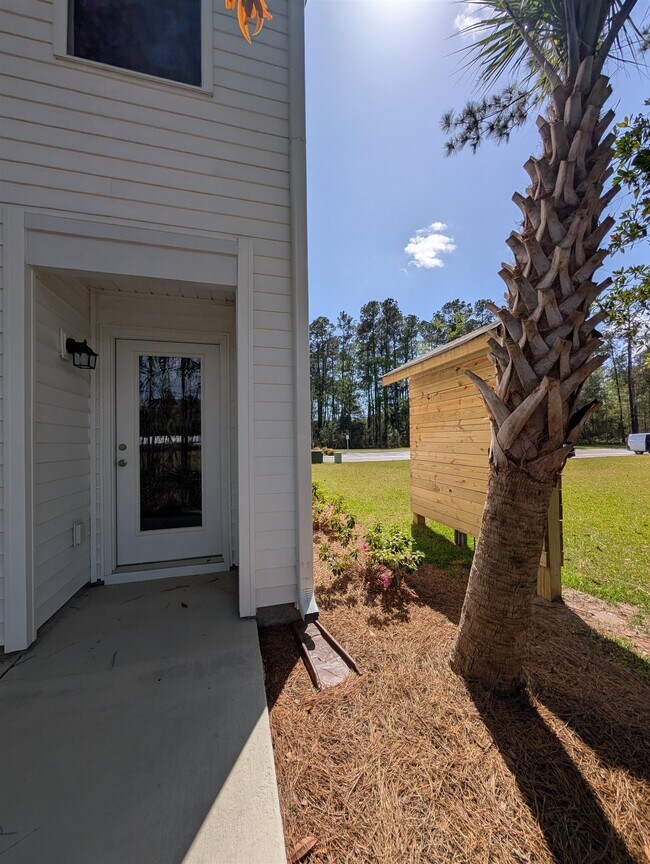 Building Photo - 644 Golden Resin Rd