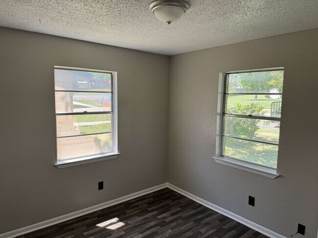 Building Photo - Charming 3 Bed, 1.5 Bath Single Family Home in Copperas Cove, TX - $1300/mo