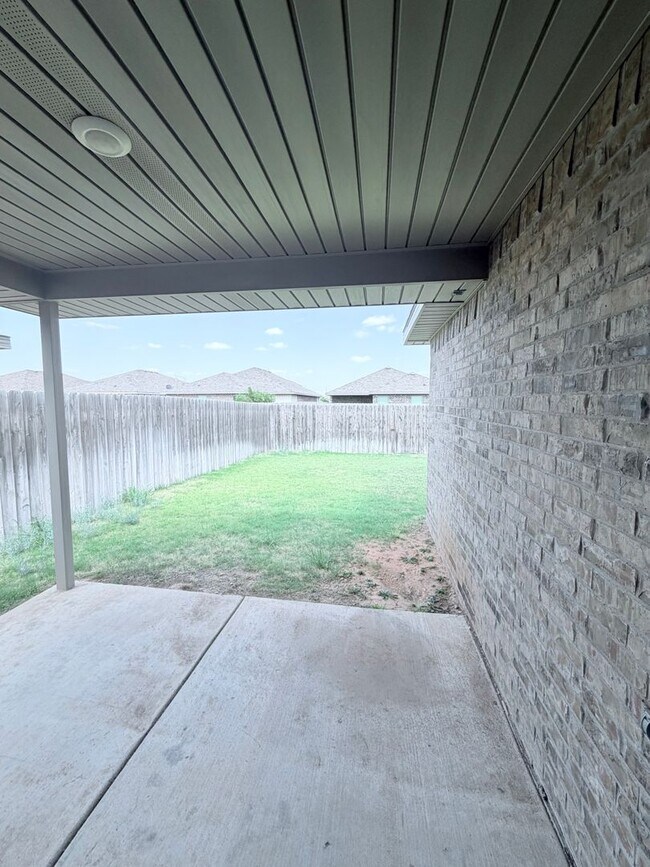 Building Photo - 13823 Quanah Ave