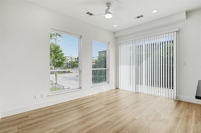Building Photo - 2217 N Fitzhugh Ave