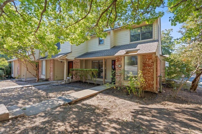 Building Photo - 3801 Menchaca Rd