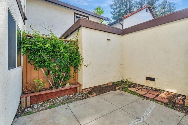 Building Photo - 7145 Rouse Ct