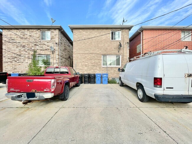 Building Photo - 3162 S Throop St