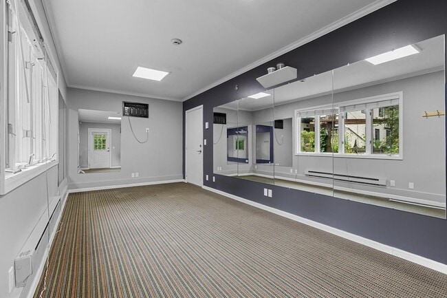 Building Photo - 4848 Ewing Ave S