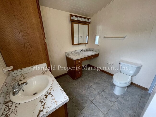 Building Photo - Beautiful Victorian Style 3-Bedroom Home C...