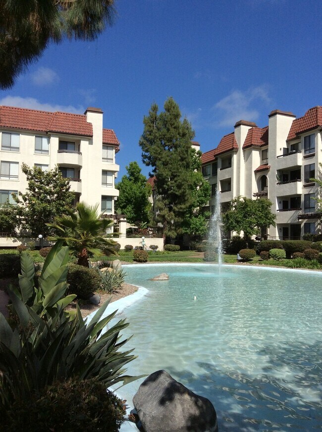 Building Photo - 5765 Friars Rd