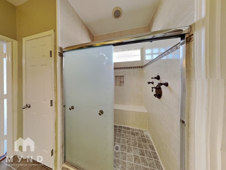 Building Photo - 102 Elm Fork Dr