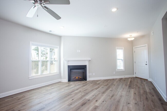 Building Photo - 2BR/2BA - Beautiful condo on River Road - ...