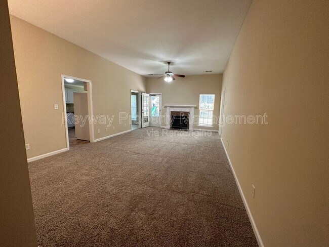 Building Photo - 2136 Sylvan Lake Dr