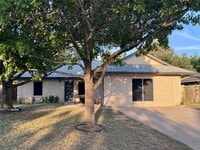 Building Photo - 614 Bent Wood Dr