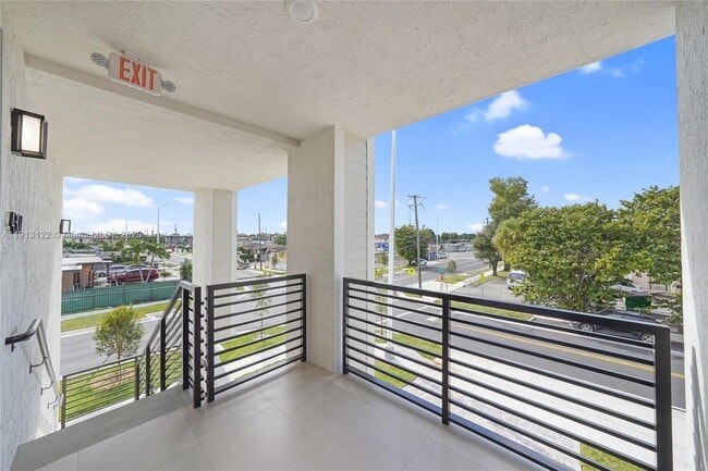 Building Photo - 4307 E 8th Ct