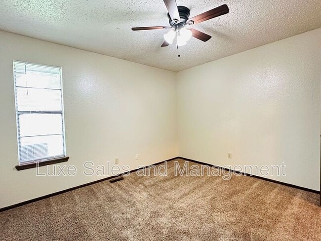 Building Photo - 7208 Kings Manor Ct