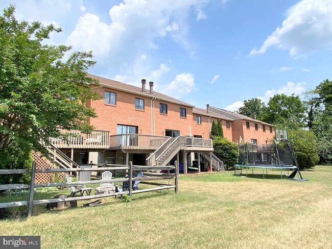 Building Photo - 203 S Snowdon Ct
