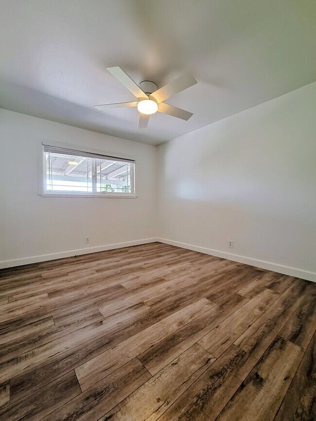 Building Photo - 10501 Observatory Dr