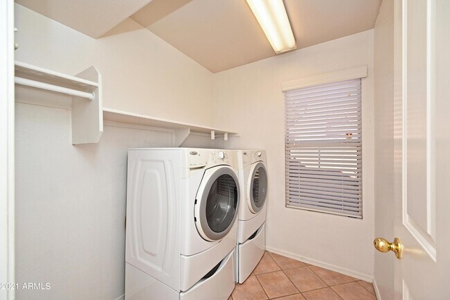 Building Photo - 5730 E Gelding Dr