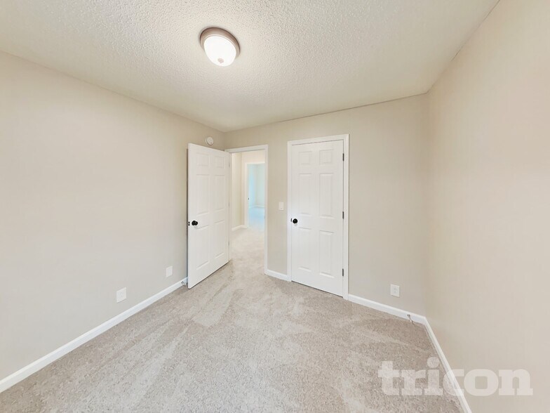 Building Photo - 911 Red Feather Trail