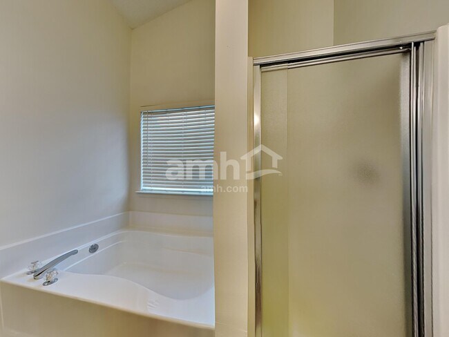 Building Photo - 6014 Pennycross Ln