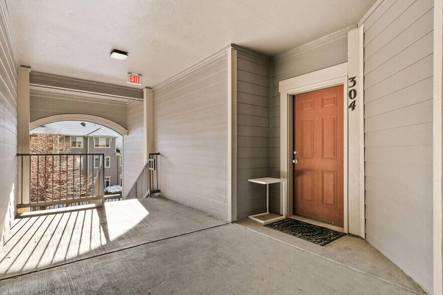 Building Photo - 2133 Krisron Rd