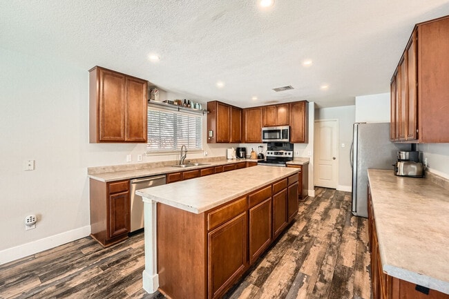 Building Photo - 1101 Coopers Hawk Path