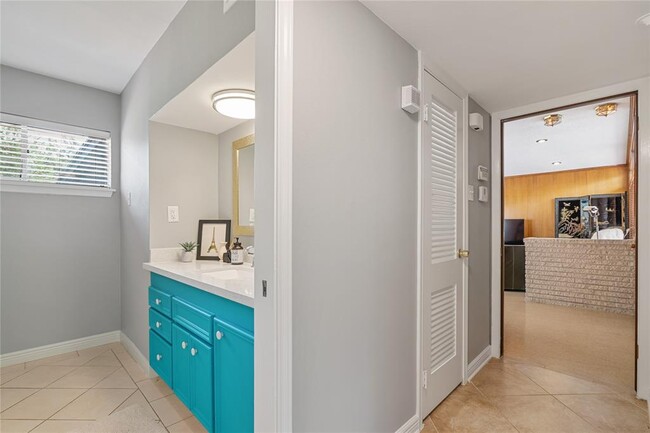Building Photo - 5143 Cheena Dr