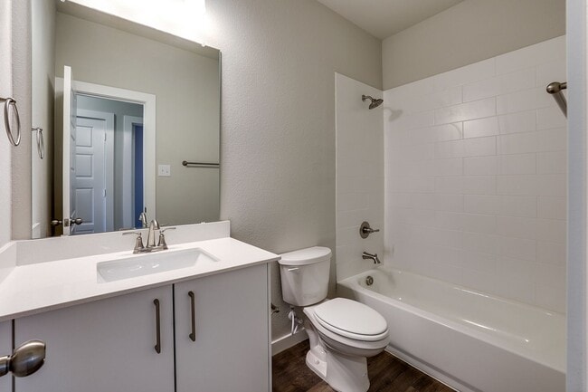 Building Photo - 657 Blackland dr
