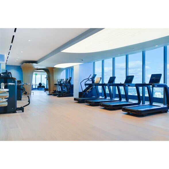 Building Photo - 1000 Brickell Plz