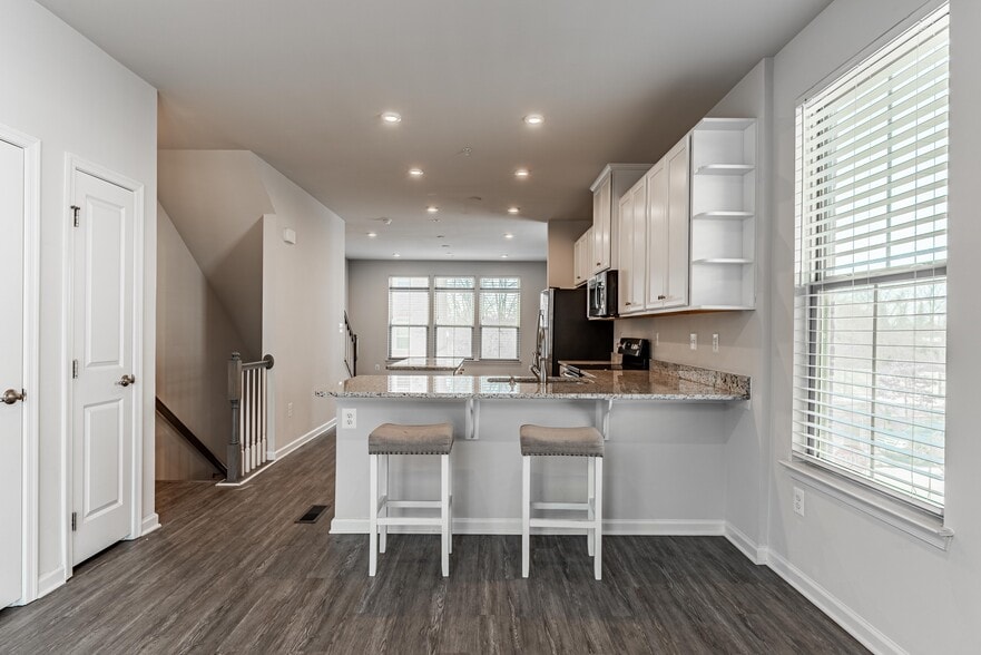 Building Photo - 201 S Macon St