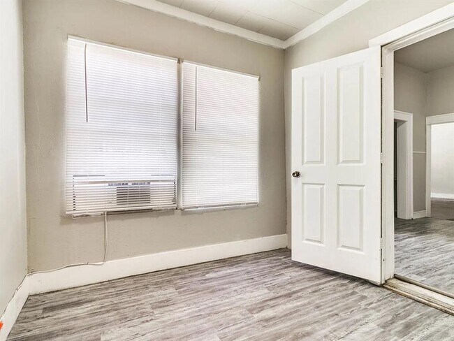 Building Photo - 1740 NW 11th St