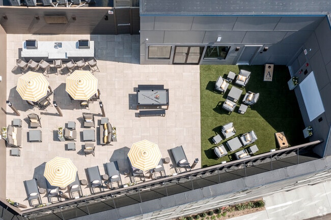 Roof Deck - Aura at City Crossing