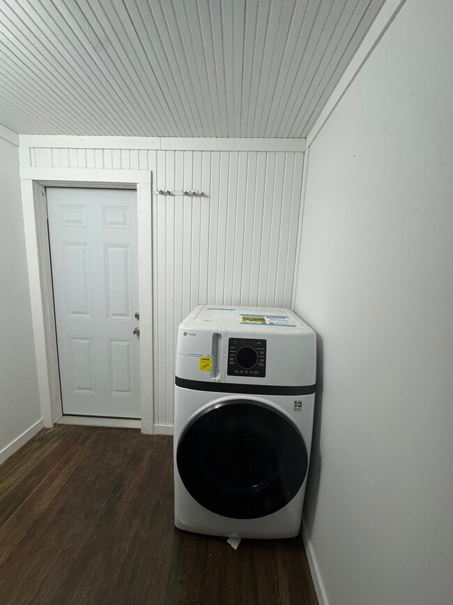 Building Photo - 417 SW 24th St