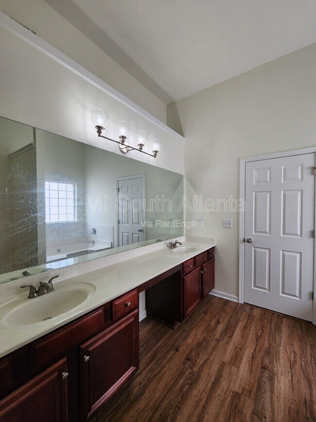 Building Photo - 2551 Wrangler Dr