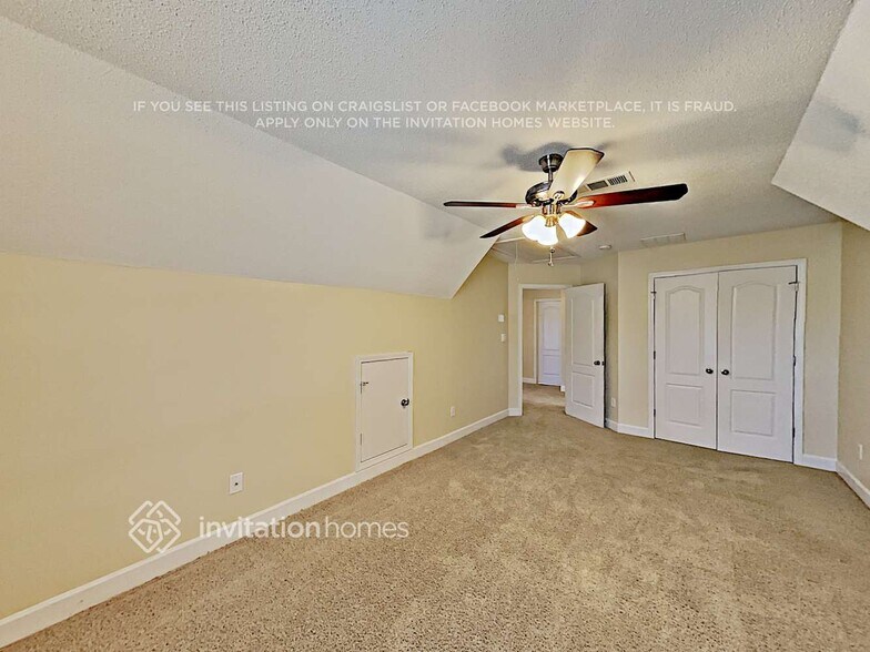 Building Photo - 460 Nora Dr