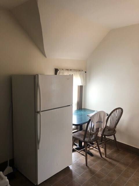 Building Photo - 824 Huestis Ave