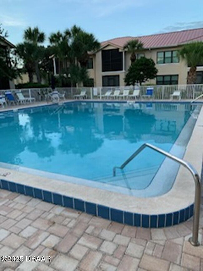 Building Photo - 458 Bouchelle Dr