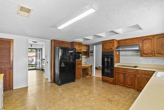 Building Photo - 3008 Matador Dr NE