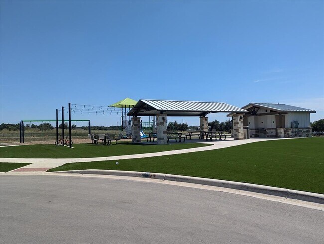 Building Photo - 583 Commander Abbott Dr