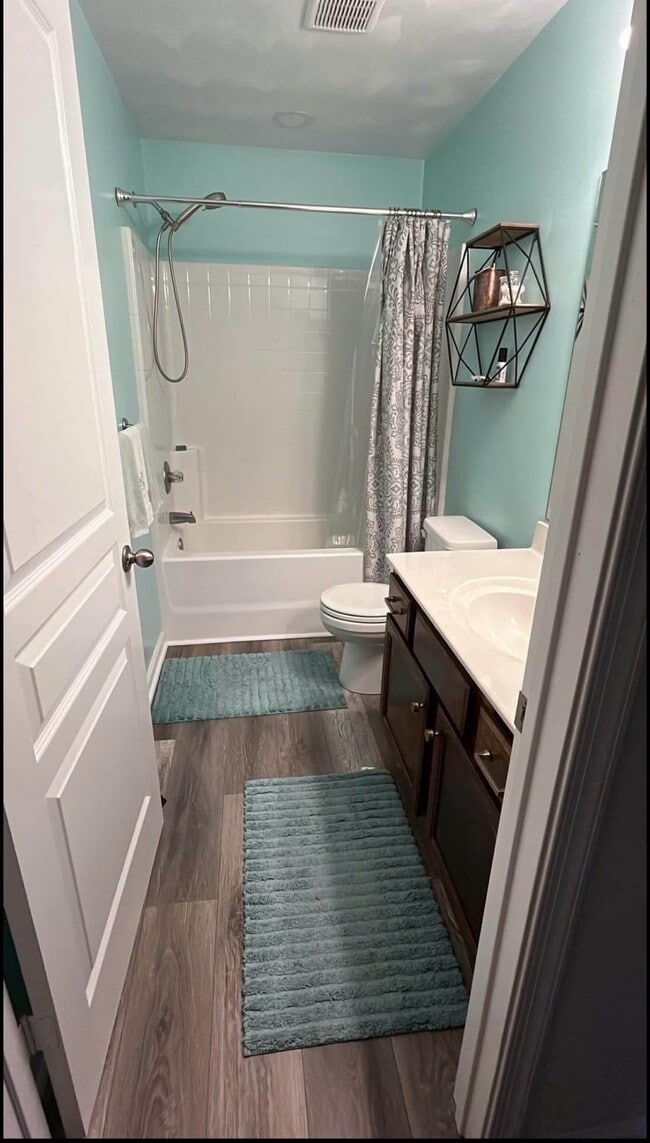 Building Photo - 4060 Kingston Pkwy