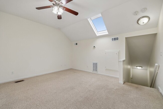 Building Photo - 219 Fairmont Ct