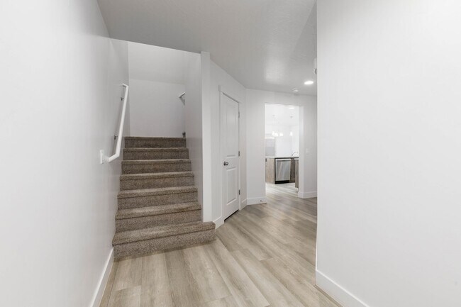 Building Photo - 3 bed / 2.5 bath / 2-car with washer/dryer/fridge 2019 built END UNIT!