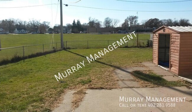 Building Photo - 1421 E 4th St