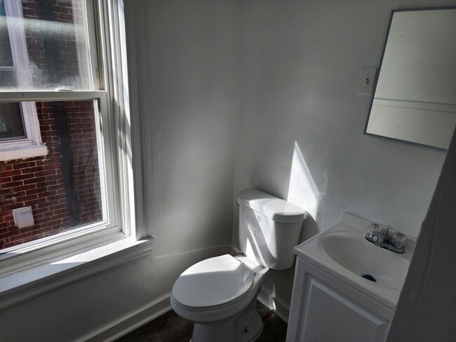 Building Photo - 2408 West St