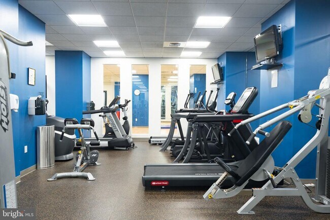 Building Photo - 1425 Locust St