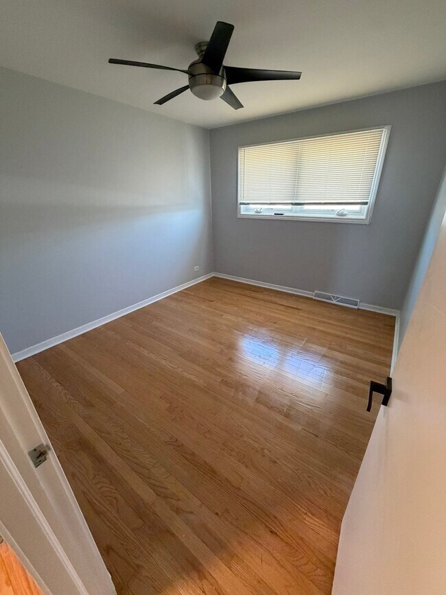 Building Photo - 8901 Octavia Ave